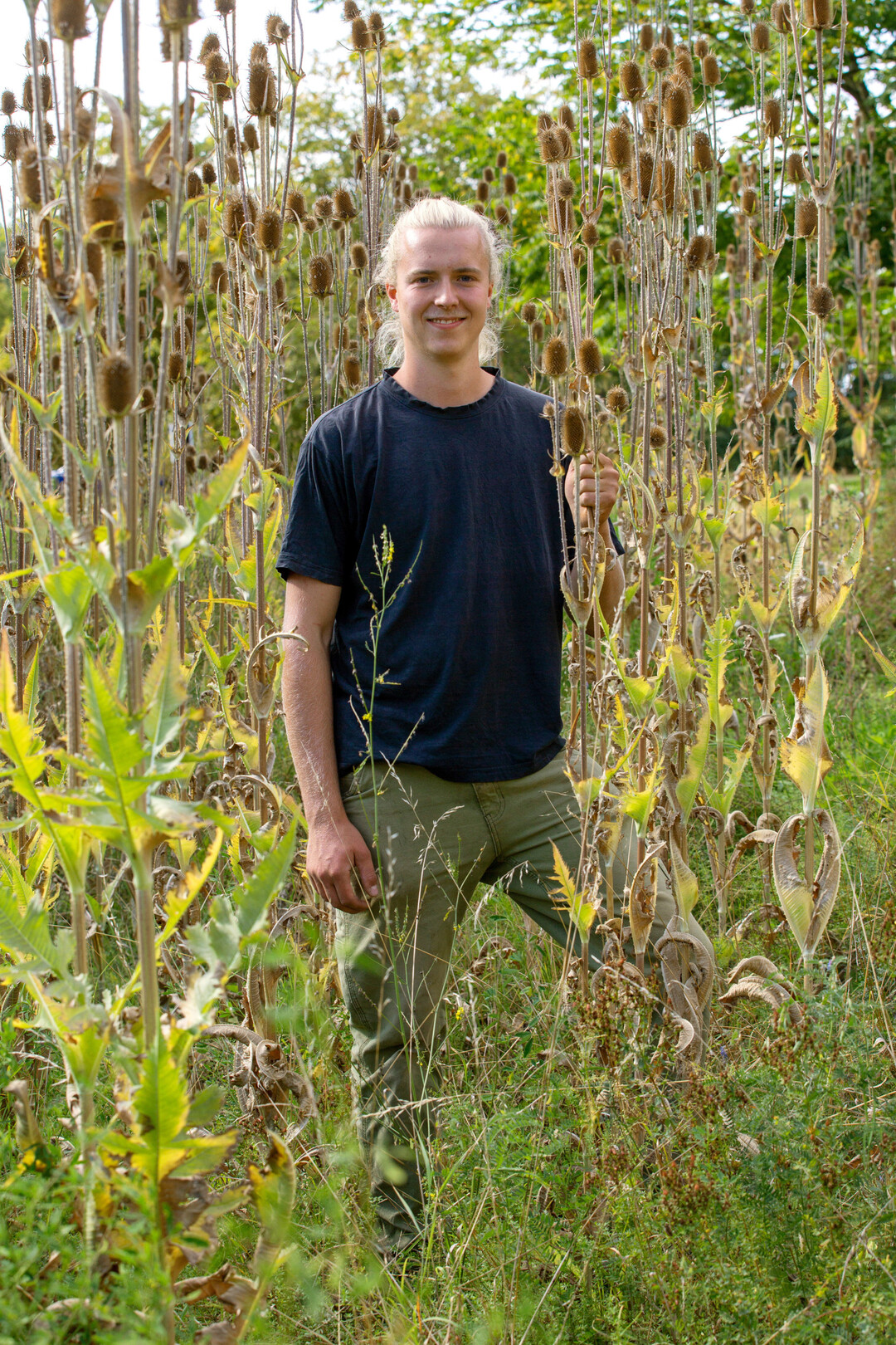 Simon Wiechert im neuen Naturgarten im Naturkundemuseum Mnster inmitten der Wildwiese