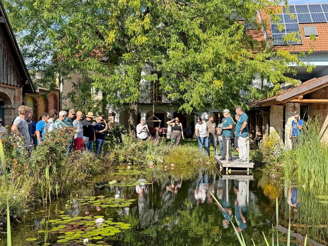Dort konnten vorbildlich funktionierende Teichanlagen unterschiedlicher Typen besichtigt werden.
