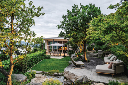 Den 1. Preis erhielt die Daniel Berg GmbH f�r ihren Garten in Weggis, Kanton Luzern. Der Fotografiepreis ging an Ferdinand Graf Luckner.