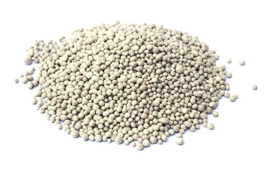 Mineralische D�nger stellen N�hrstoffe direkt pflanzenverf�gbar bereit.