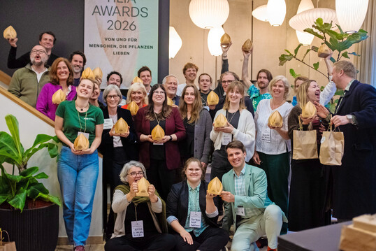 So sehen gl�ckliche Gewinner aus! Die ersten Tilia Awards in Berlin waren ein gro�er Erfolg. Die Liste aller Preistr�ger, Sponsoren und F�rderer steht auf 
<a href="https://www.tilia-awards.com"  target="_blank" >www.tilia-awards.com</a>
.