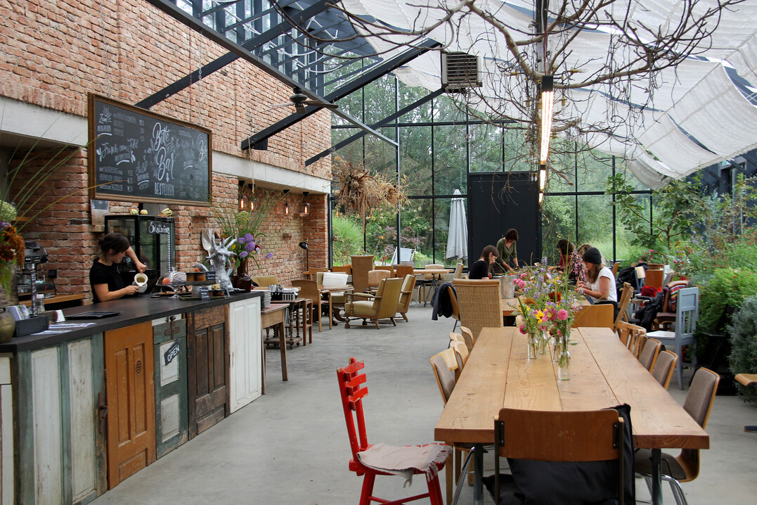Das 180 m
2
große Gartencafé kann man für Veranstaltungen mieten.