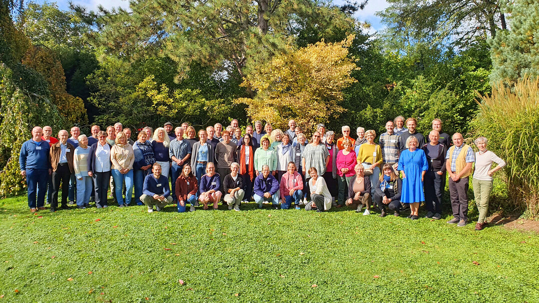 Beim Gp-Seminar in der Bildungssttte Grnberg, 2024: Referenten, Teilnehmer und Orga-Team der Gartenpraxis