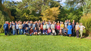 Beim Gp-Seminar in der Bildungssttte Grnberg, 2024: Referenten, Teilnehmer und Orga-Team der Gartenpraxis
