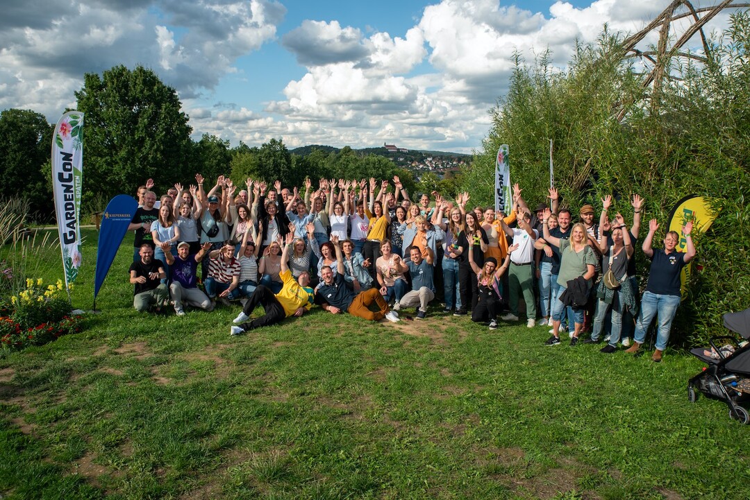 GardenCon: Gruppenbild der geladenen Blogger und Bloggerinnen mit den Moderatoren