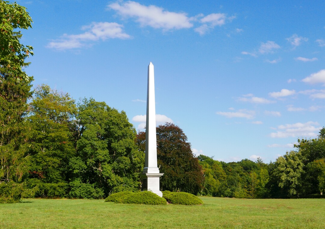 Der Obelisk ist das Wahrzeichen des Landschaftsparks Degenershausen.