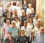 1. Vorsitzende Karin Stolz (1. Reihe Mitte), links davon 2. Vorsitzender Hans-Peter Schwarz, rechts Alexander Fromm, Sprecher des Beirats; 2. Reihe rechts außen Manfred Nuber, Beisitzer