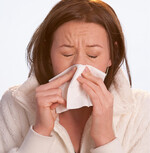 Bewährte Hausmittel auf der Basis von Heilpflanzen lindern Schnupfen-Symptome.