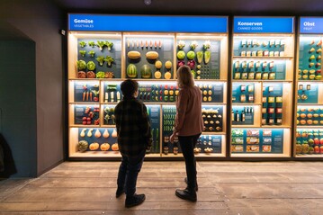 Neue Dauerausstellung im Deutschen Gartenbaumuseum: Wie kommen Gemse und Obst in den Supermarkt?
